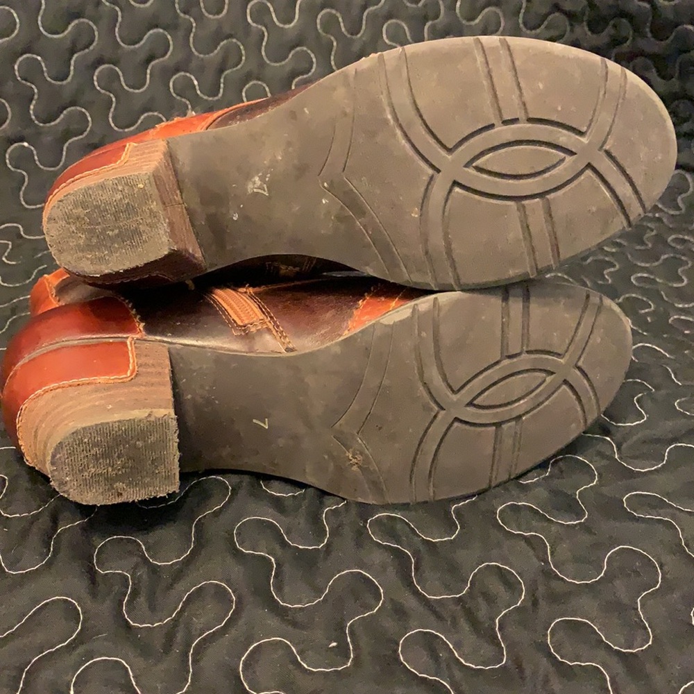 Far Out Booties Size 7 - image 3